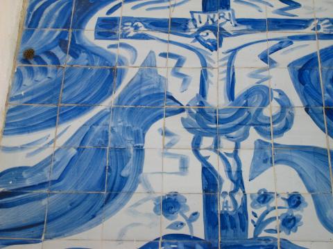 image Cerámica de la fachada de la Iglesia de San Xoaquiño, Isla de Ons, Pontevedra