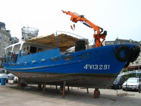 image Barco en reparación, Portonovo, Sanjenjo, Pontevedra