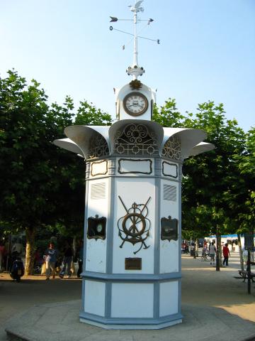 image O Reloxo o estación metereológica en Cangas, Pontevedra