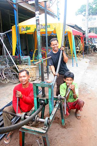 image Trabajando en la calle en Medam, Sumatra, Indonesia