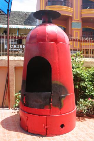 image Horno del Templo chino de Medam, Sumatra, Indonesia