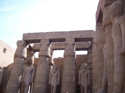 image Patio interior, Luxor, Egipto