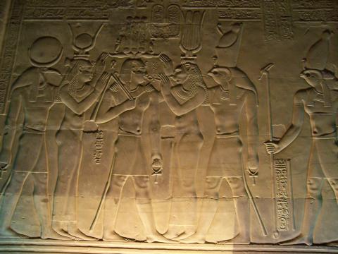 image Bajorrelieves del Templo de Kom Ombo, Egipto