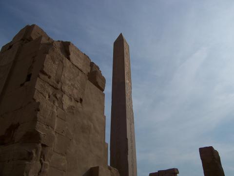 image Obelisco del Templo de Karnak, Egipto