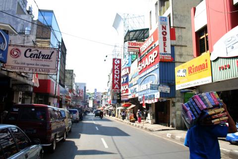 image Calle comercial de Bandung, Java, Indonesia