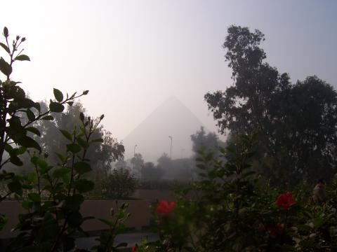 image Vista parcial de pirámide, Giza, Egipto