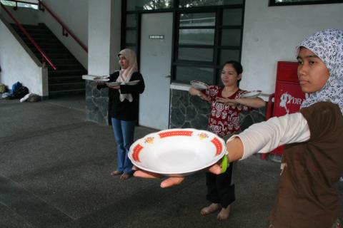 image Danza de los platos, Bandung, Java, Indonesia