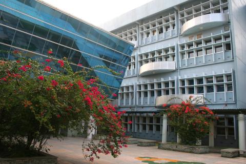 image Arquitectura de vanguardia, Instituto Tecnológico, Bandung, Java, Indonesia