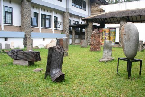 image Entrada de la Facultad de Bellas Artes, Bandung, Java, Indonesia