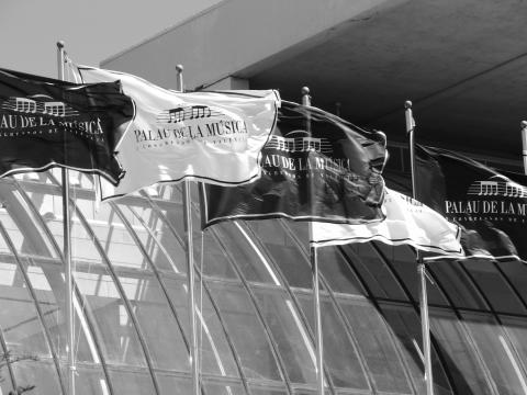 image Banderas del Palacio de la Música, Valencia, Comunidad Valenciana