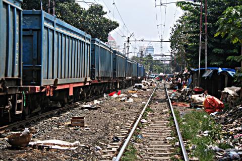 image Vías del tren, Jakarta, Java, Indonesia