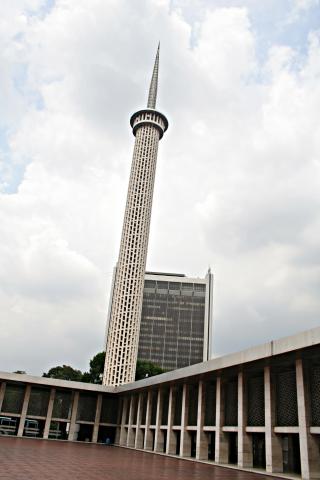 image Minarete, Mezquita de Jakarta, Indonesia