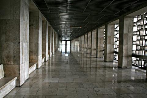 image Pasillos, Mezquita de Jakarta, Indonesia