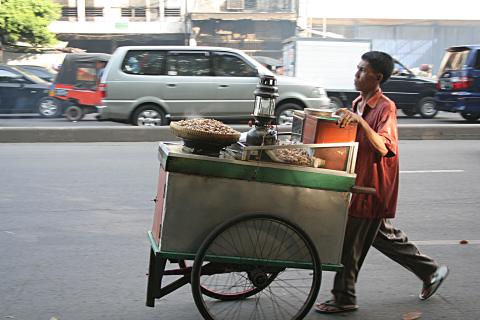 image Vendedor de cacahuetes, Jakarta, Indonesia