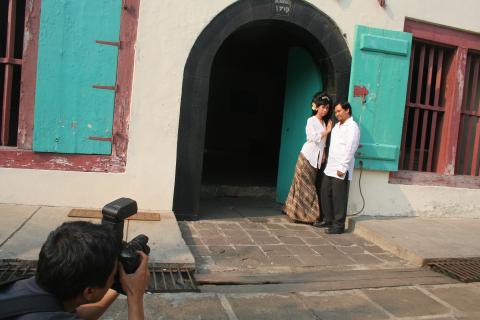 image Sesión de fotos de boda bugis, Sunda Kelapa, Indonesia