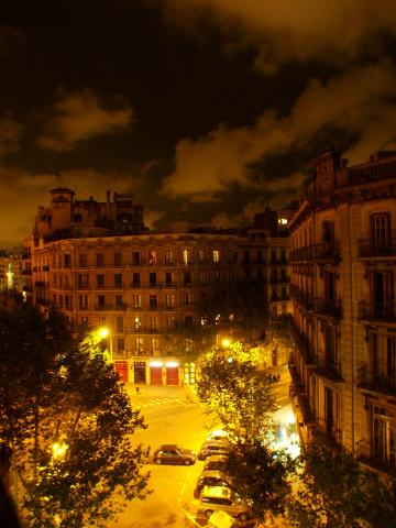 image Vista nocturna, Calle Valencia, Barcelona