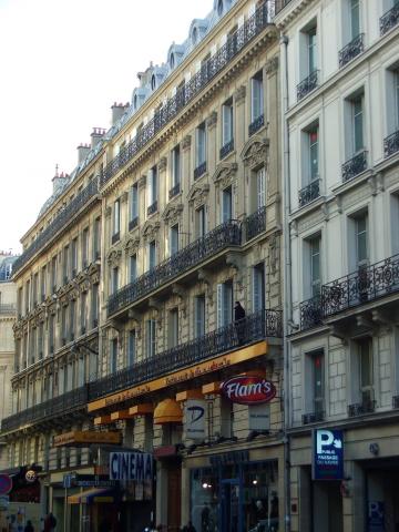 image Típica fachada clásica, París