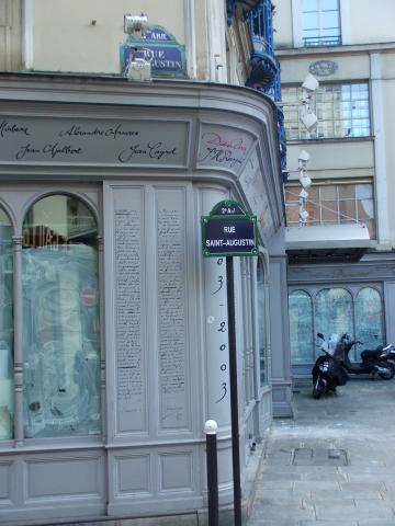 image Fachada de un edificio en Rue Saint-Augustin, París