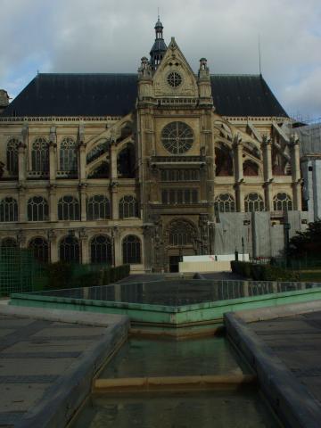 image Fachada trasera del Museo del Louvre, París