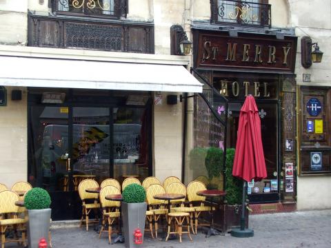 image Fachada del Hotel St Merry, París