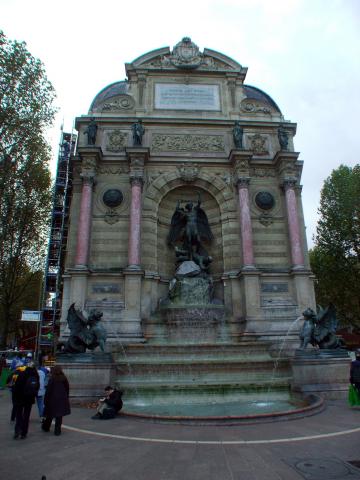 image Fuente de San Miguel, en memoria de las tropas francesas, París