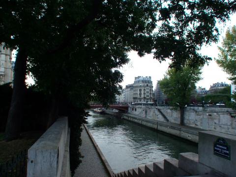 image Vista del río Sena junto a Notre Dame, París