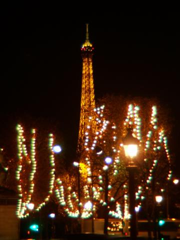 image Torre Eiffel desde los Campos Eliseos, París