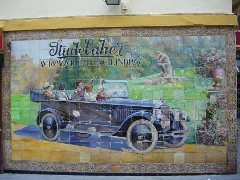 image Panel publicitario de azulejos de la calle Tetuán, Sevilla