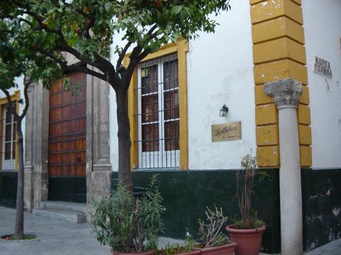 image Detalle del edificio de la Plaza de Santa Cruz número 1, Sevilla