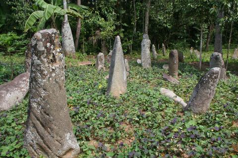 image Piedras megalíticas, Sulawesi, Indonesia