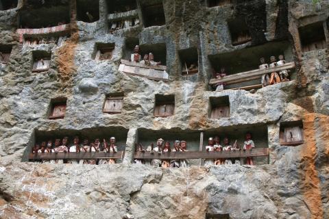 image Tau-Tau, figuras ceremoniales, Sulawesi, Indonesia