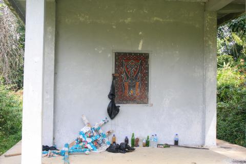 image Tumbas con ofrendas, Sulawesi, Indonesia