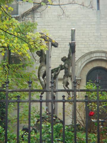 image Esculturas junto a la Basílica del Sagrado Corazón, París