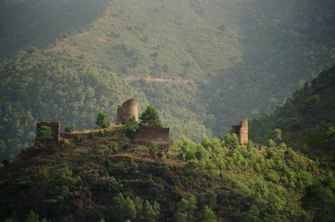 image Castillo de Eslida, Sierra de Espadán, Castellón