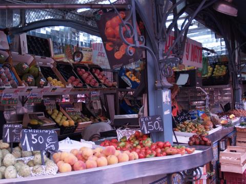 image Puesto exterior del Mercado Central, Valencia