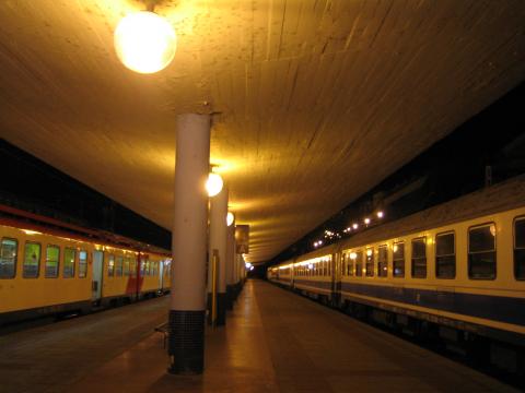 image Andén de una estación de ferrocarril, Santander