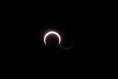image Fin de la fase central del eclipse anular 3
