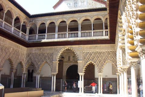 image Palacio del rey Don Pedro en los Reales Alcázares de Sevilla