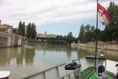 image Pequeño Danubio en Viena, Austria