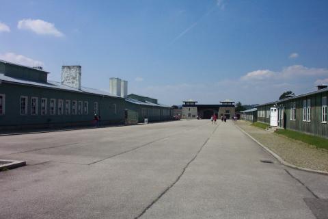 image Patio principal del campo de exterminio de Mauthausen, Austria