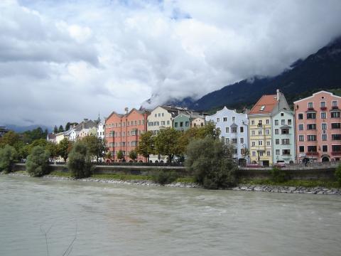 image Casas junto al río Inss en Innsbruck, Austria