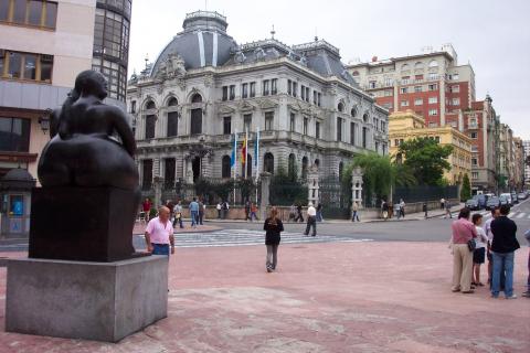 image Plaza del teatro, Oviedo, Asturias