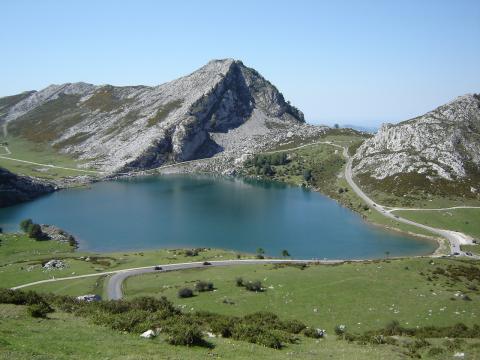 image Lago Enol, Covadonga, Asturias