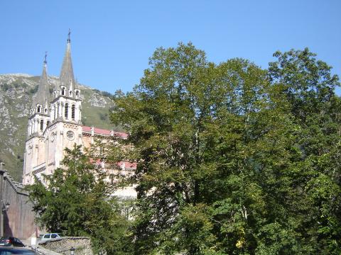 image Basílica de Covadonga, Cangas de Onís, Asturias