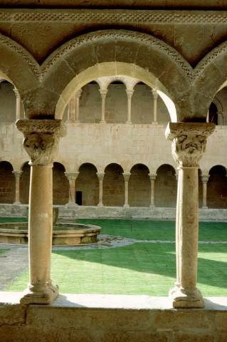 image Jardín del claustro del Monasterio de Santo Domingo de Silos, Burgos