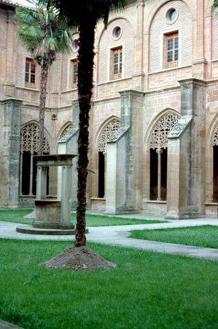 image Claustro del Monasterio de Santa María la Real, Nájera, La Rioja