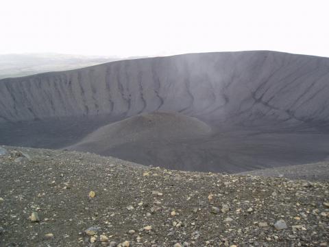 image Cráter del volcán Hverfjall, Islandia