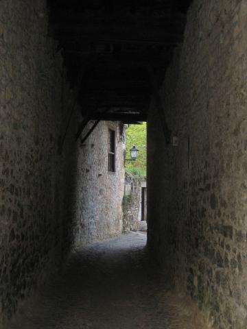 image Callejón, Santillana del Mar, Cantabria