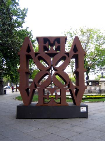 image Escultura de Robert Indiana, Madrid
