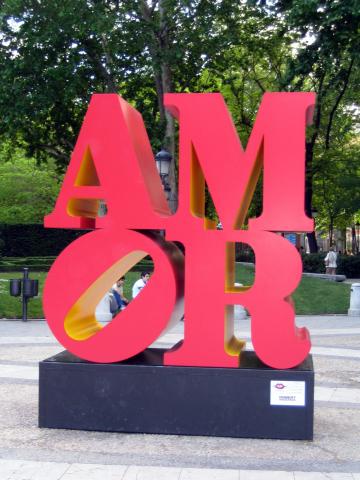 image Amor, escultura de Robert Indiana, Madrid